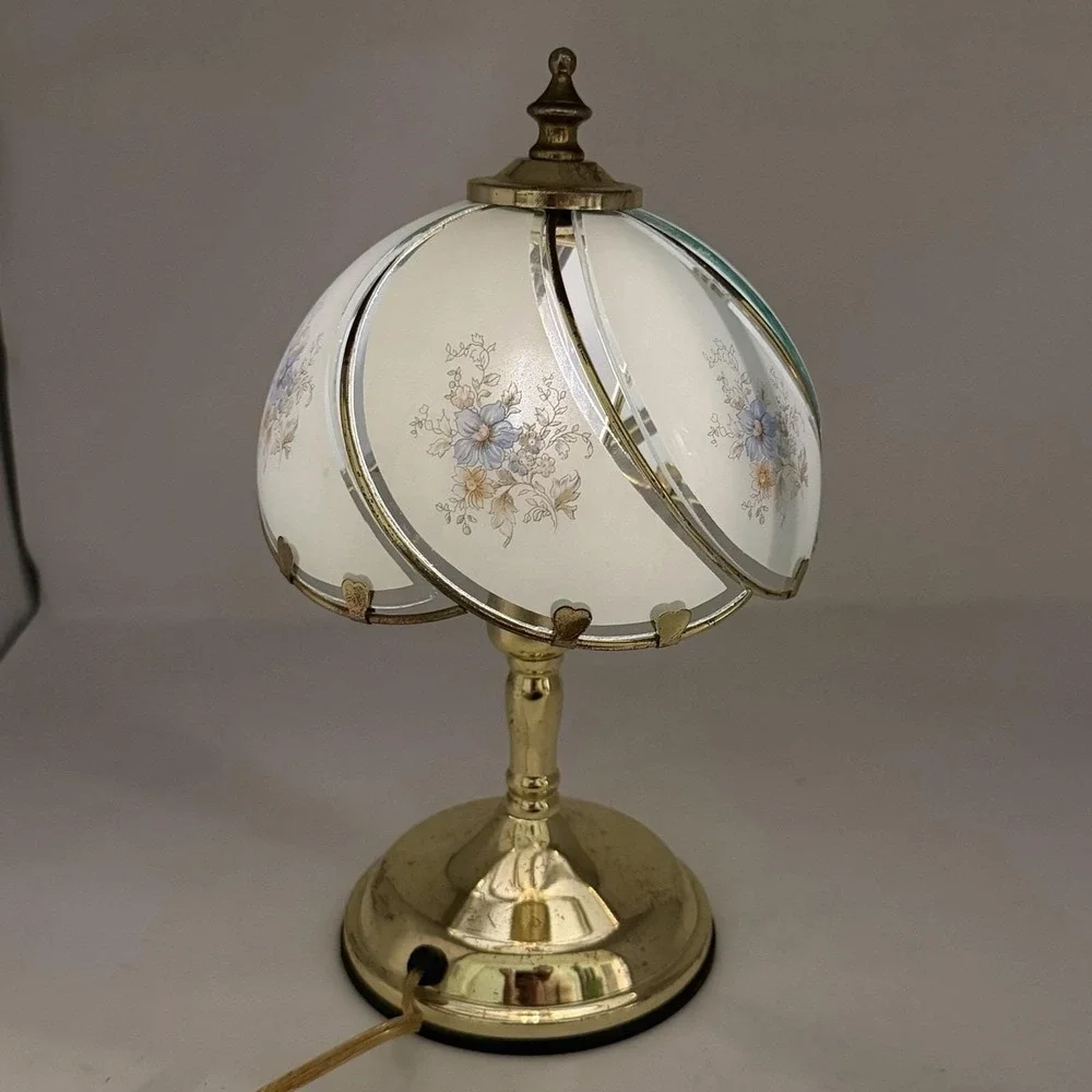 Vintage Hollywood Regency Table Lamp Segmented Curved Glass Shade 3- Way Touch